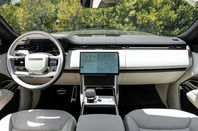 New 2026 Black Land Rover SE image 19