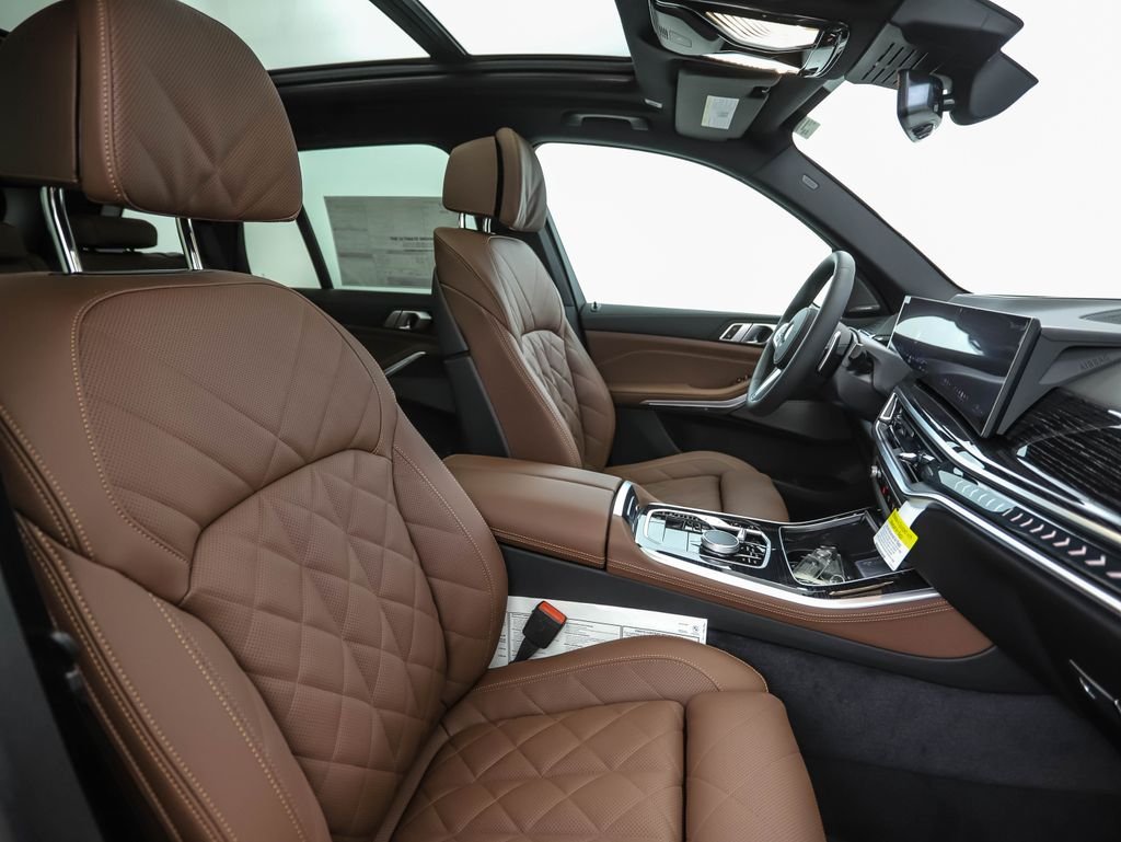 New 2026 Gray Metallic BMW xDrive40i image 31