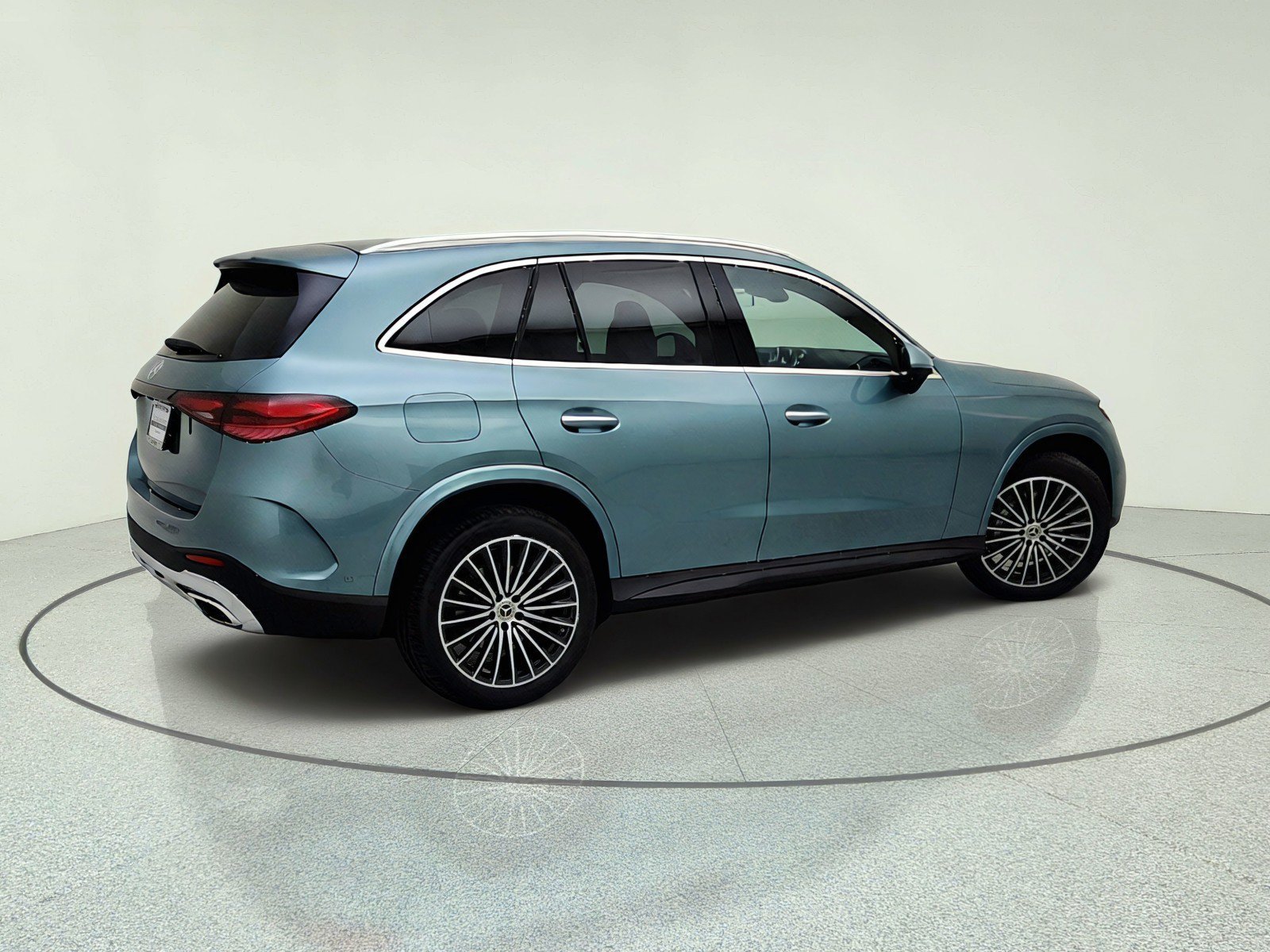 New 2026 Verde Silver Metallic Mercedes-Benz GLC 300 SUV image 36