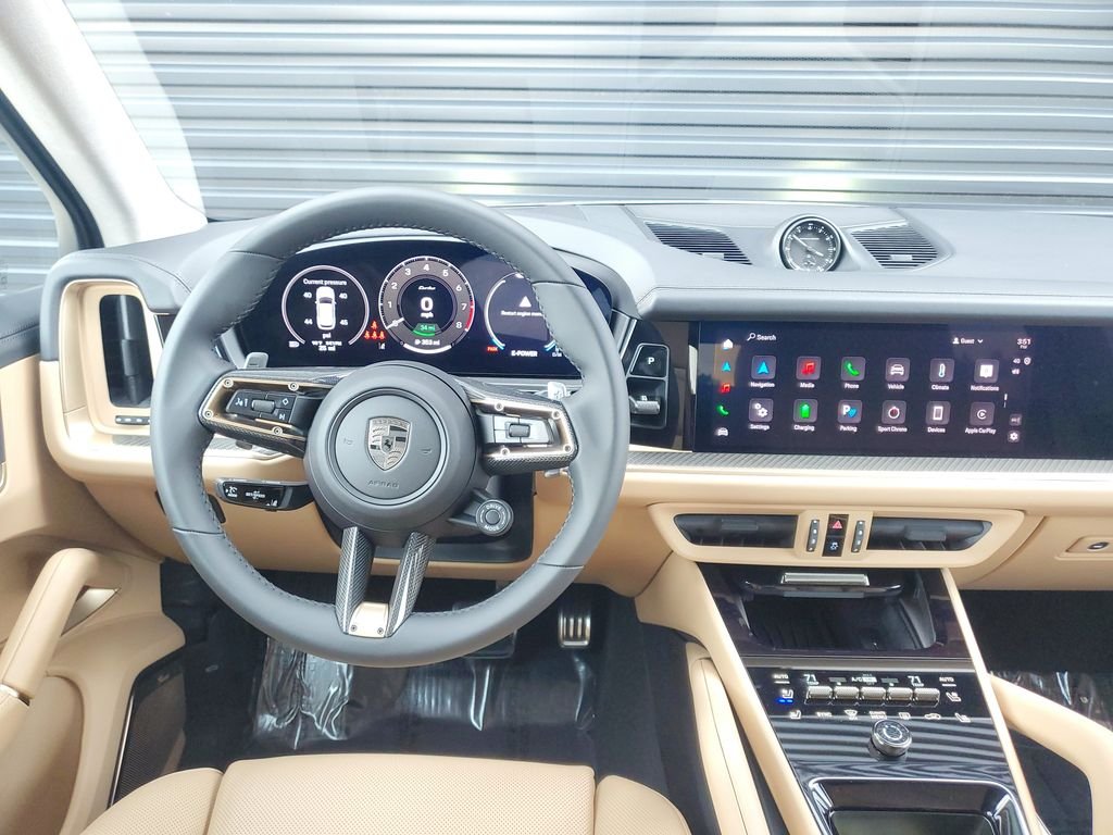 2025 Porsche Cayenne Turbo E-Hybrid - Photo 9