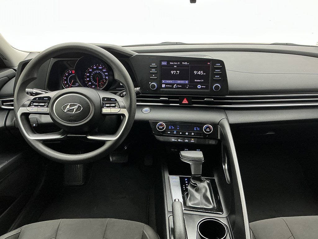 Used 2022 Phantom Black Hyundai SEL image 19