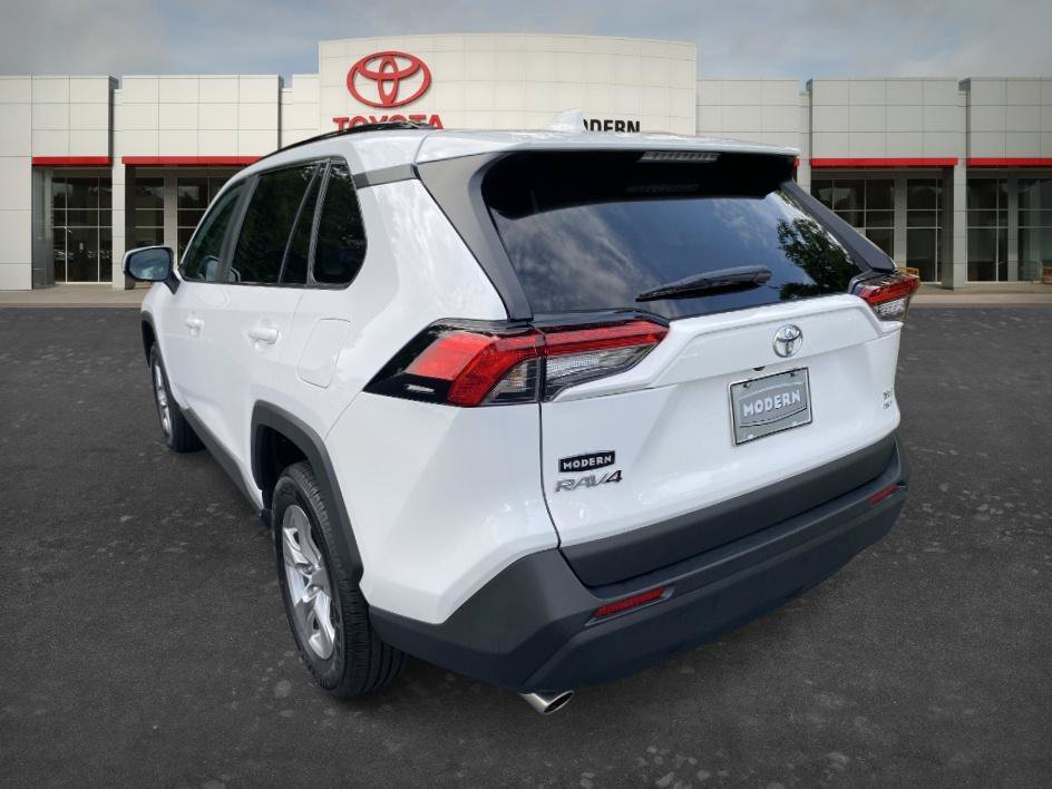 Used 2025 Ice Toyota XLE image 8