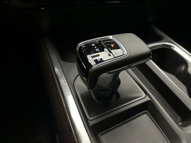 2024 GMC Sierra 1500 SLT - Photo 23