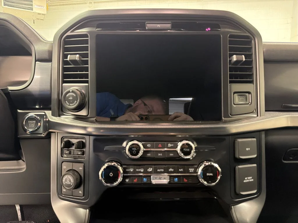 New 2026 Gray Ford Lariat image 21