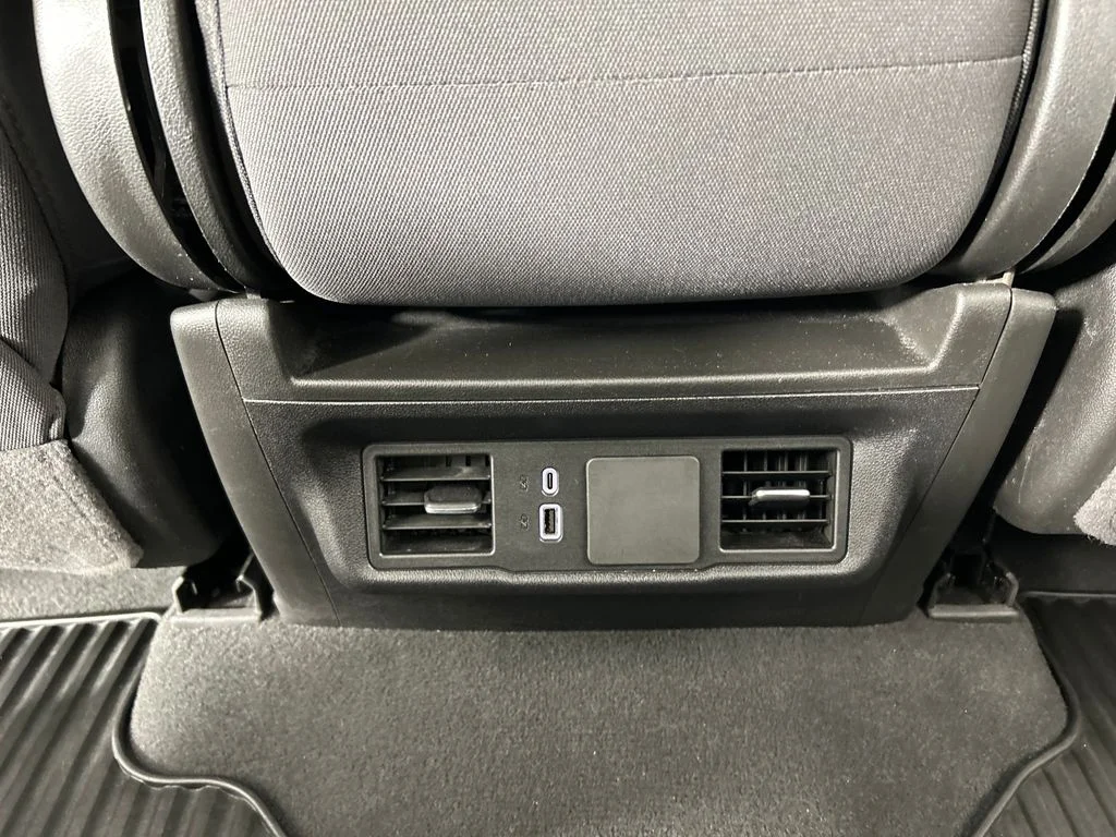 Used 2024 White Chevrolet Custom image 20