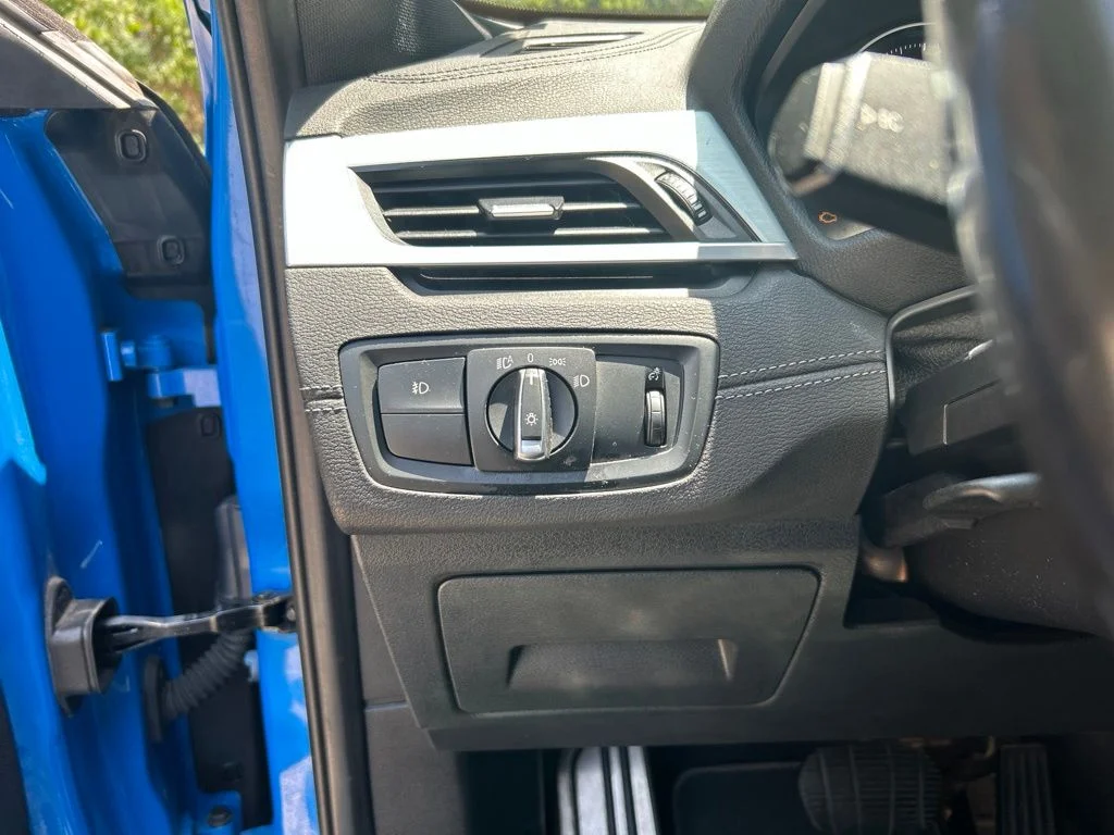 Used 2018 Blue BMW xDrive28i image 24