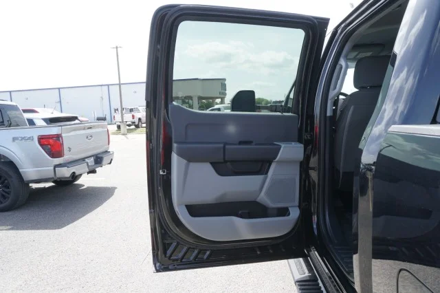 Used 2026 Agate Black Metallic Ford XL image 16