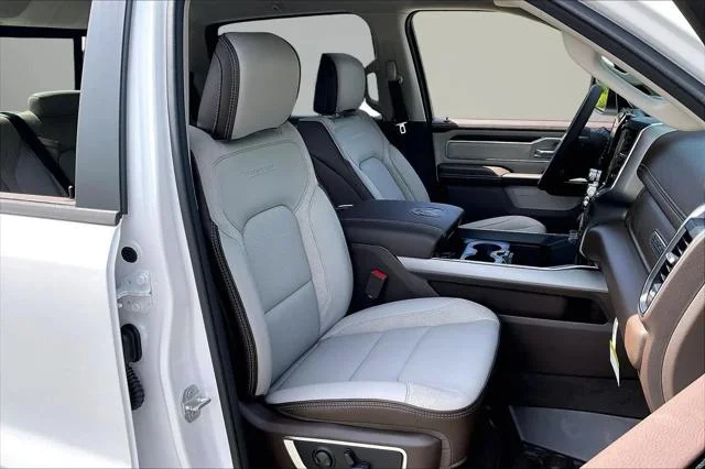 New 2026 Ivory White Tri-Coat Pearl-Coat Exterior Paint RAM LARAMIE image 20