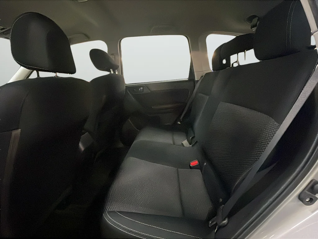 Used 2018 Silver Subaru 2.5i image 26