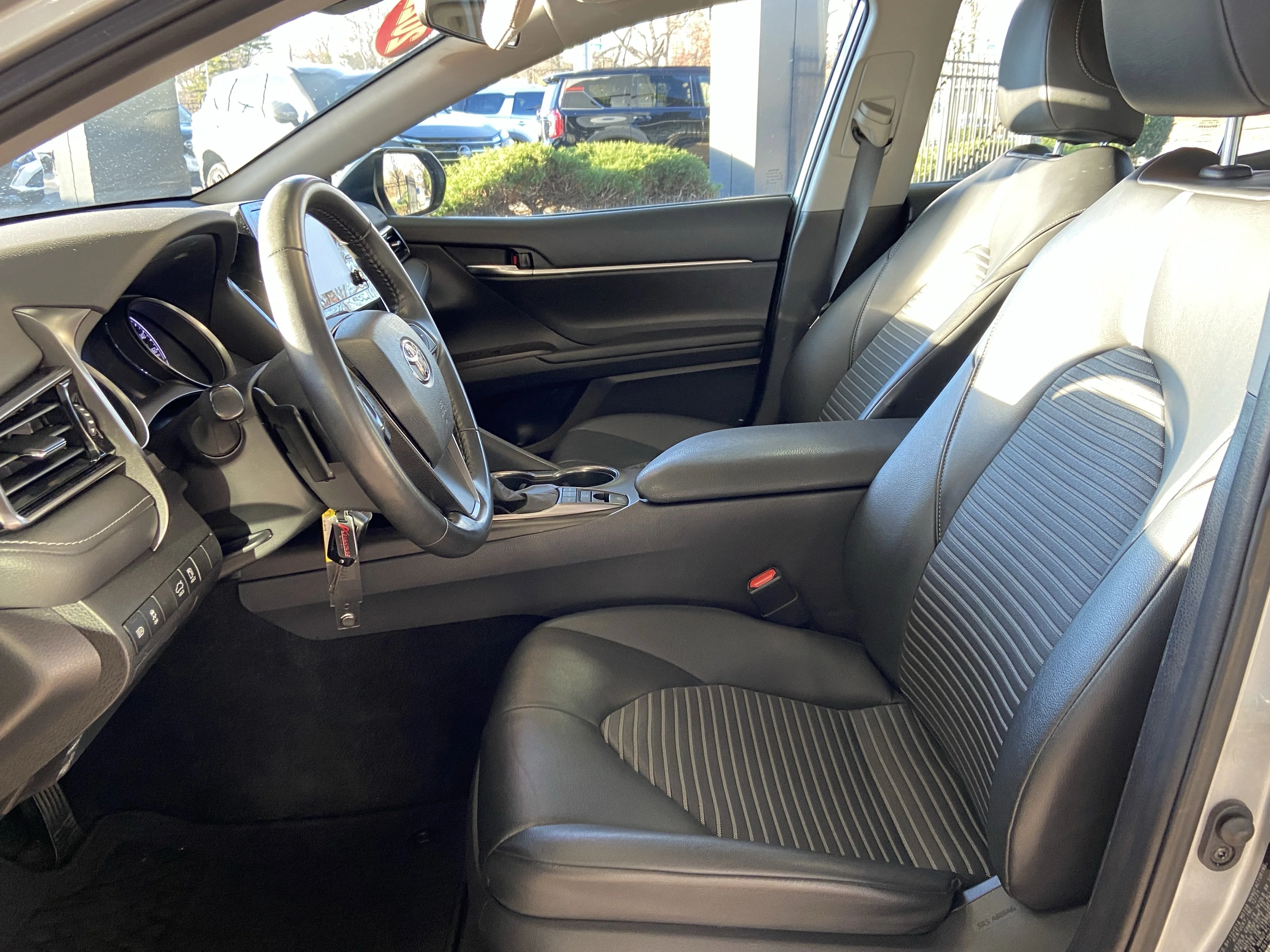 2022 Toyota Camry SE - Photo 23