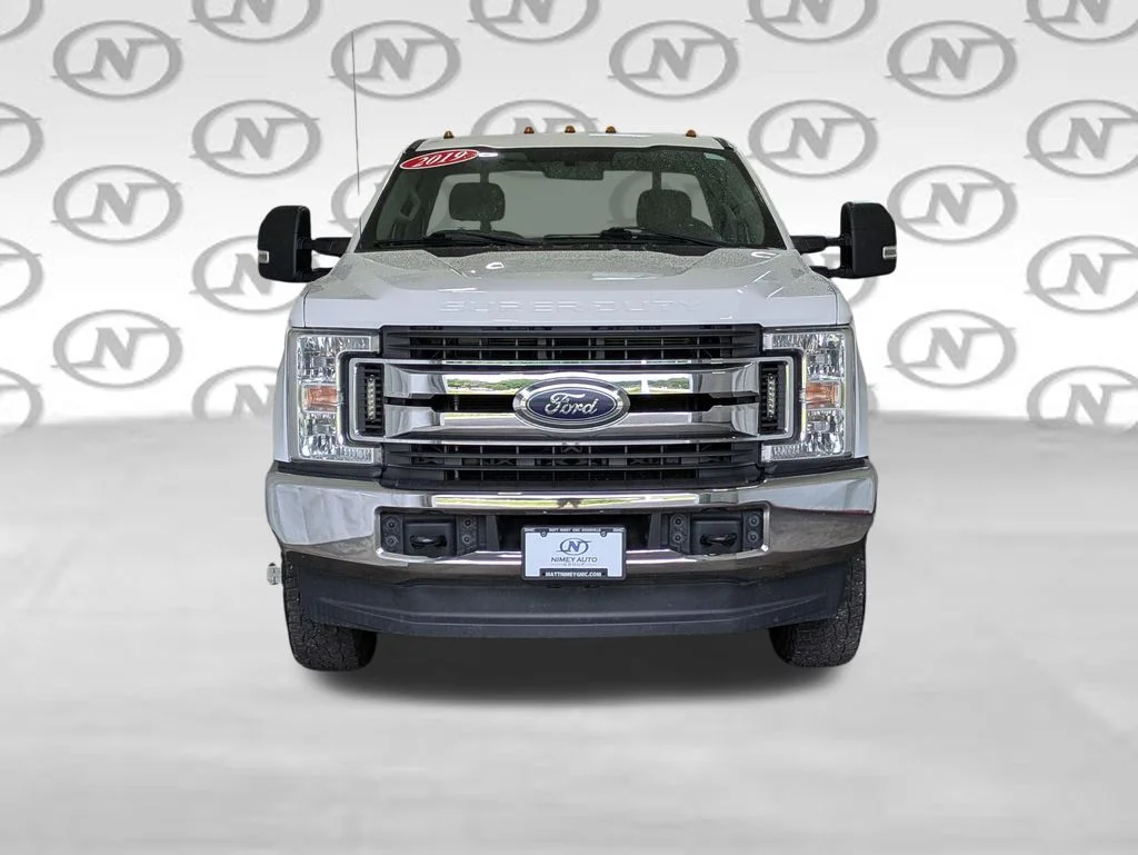 Used 2019 White Ford XL image 24