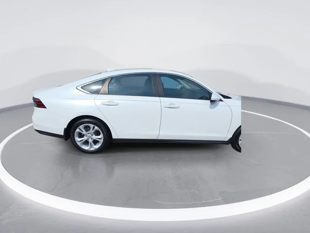 Used 2025 White Honda LX image 9