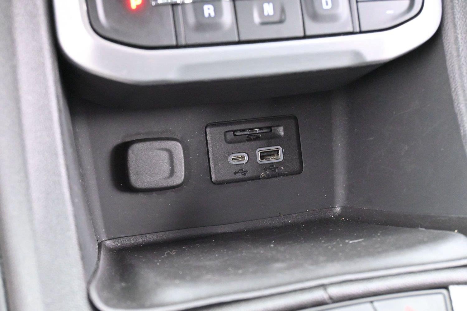 Used 2023 WHITE FROST TRICOAT GMC SLT image 22