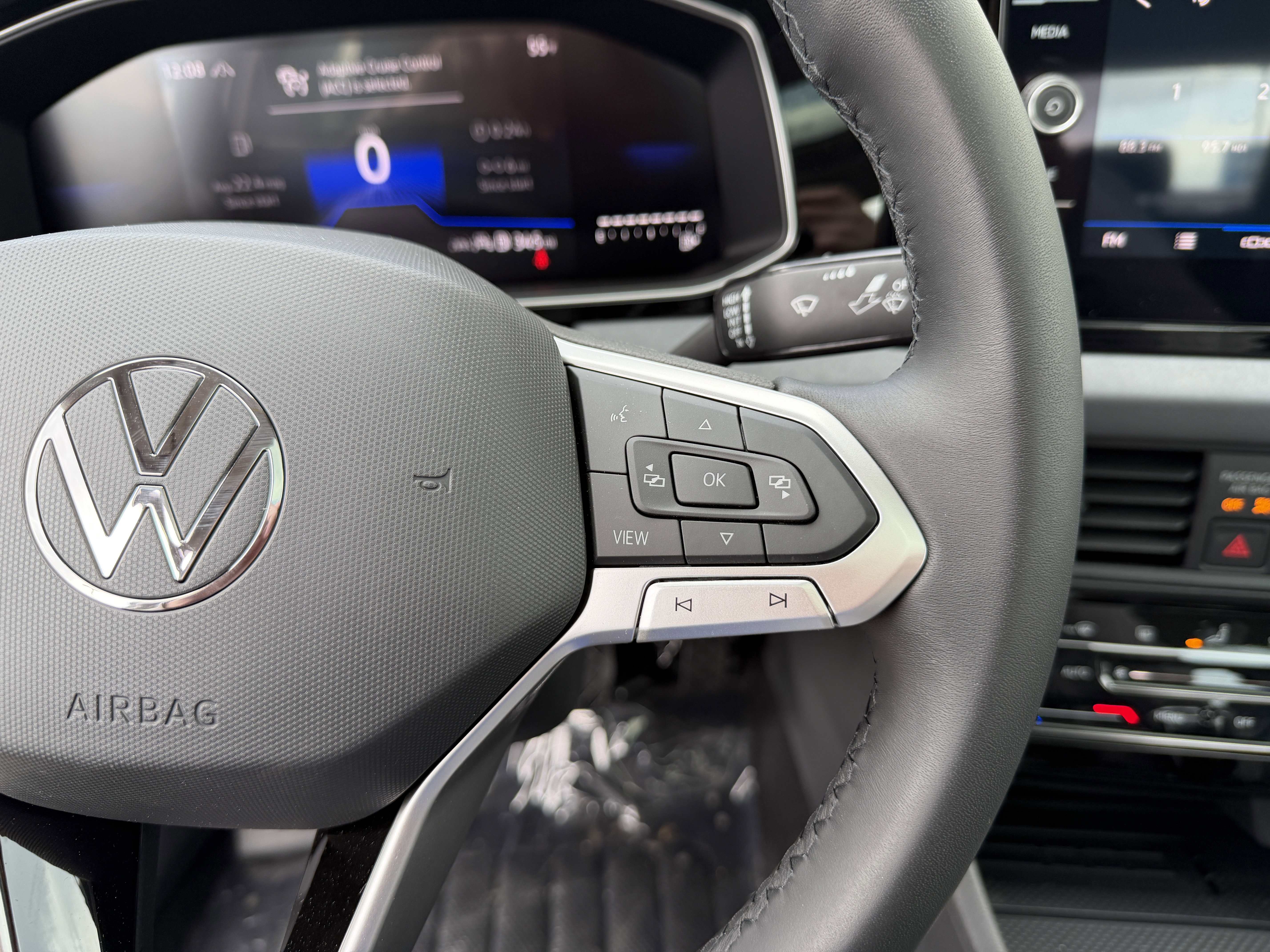 New 2026 Pyrite Silver Metallic Volkswagen SE image 16
