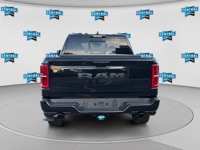 New 2027 Diamond Black Crystal Pearl-Coat Exterior Paint Ram Limited image 4