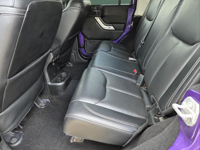 Used 2017 Purple Jeep Unlimited Rubicon image 21