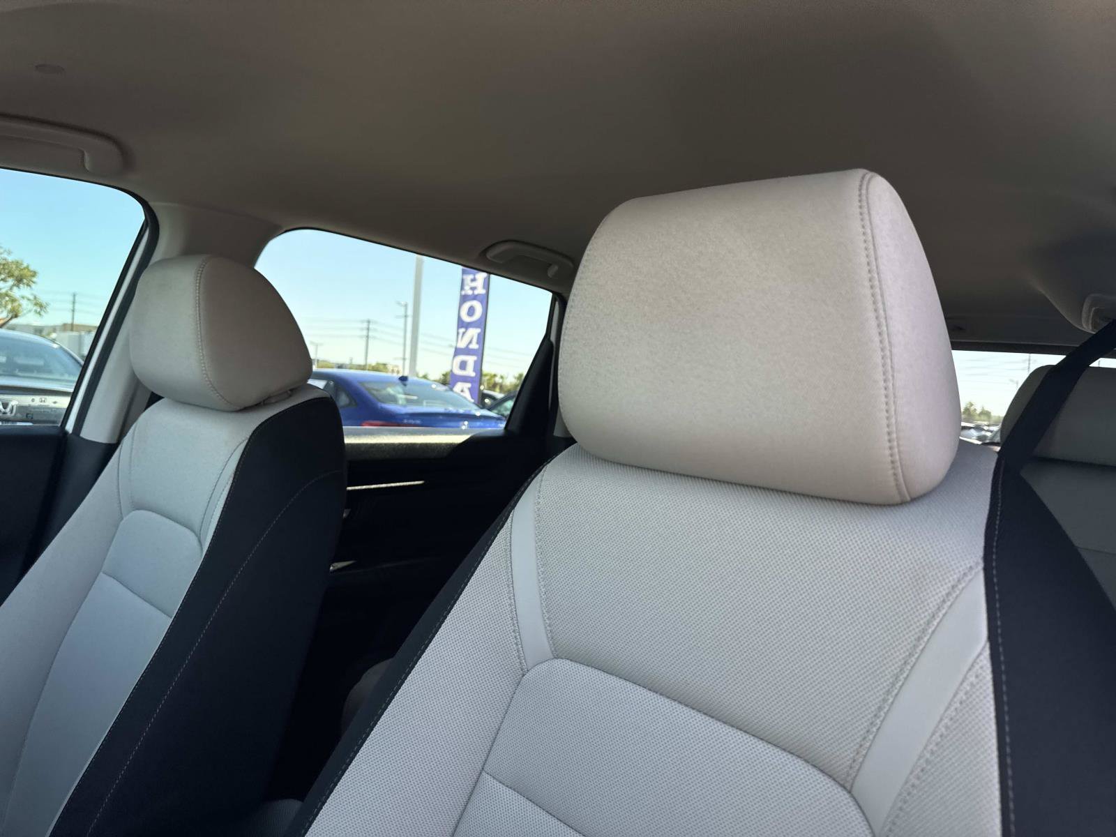 2025 Honda CR-V LX - Photo 24