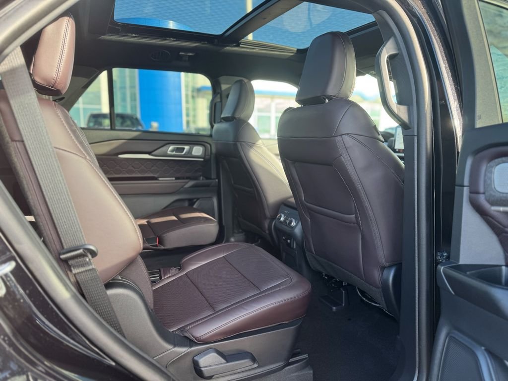 2025 Ford Explorer Platinum - Photo 16