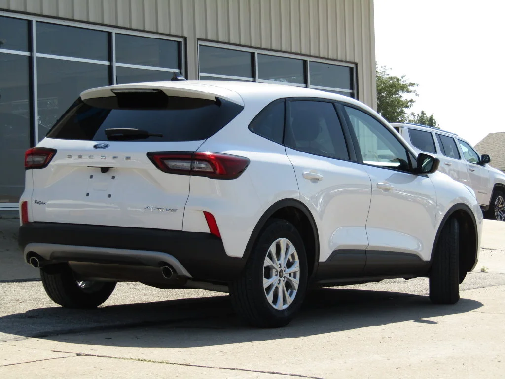 Used 2025 White Ford Active image 3