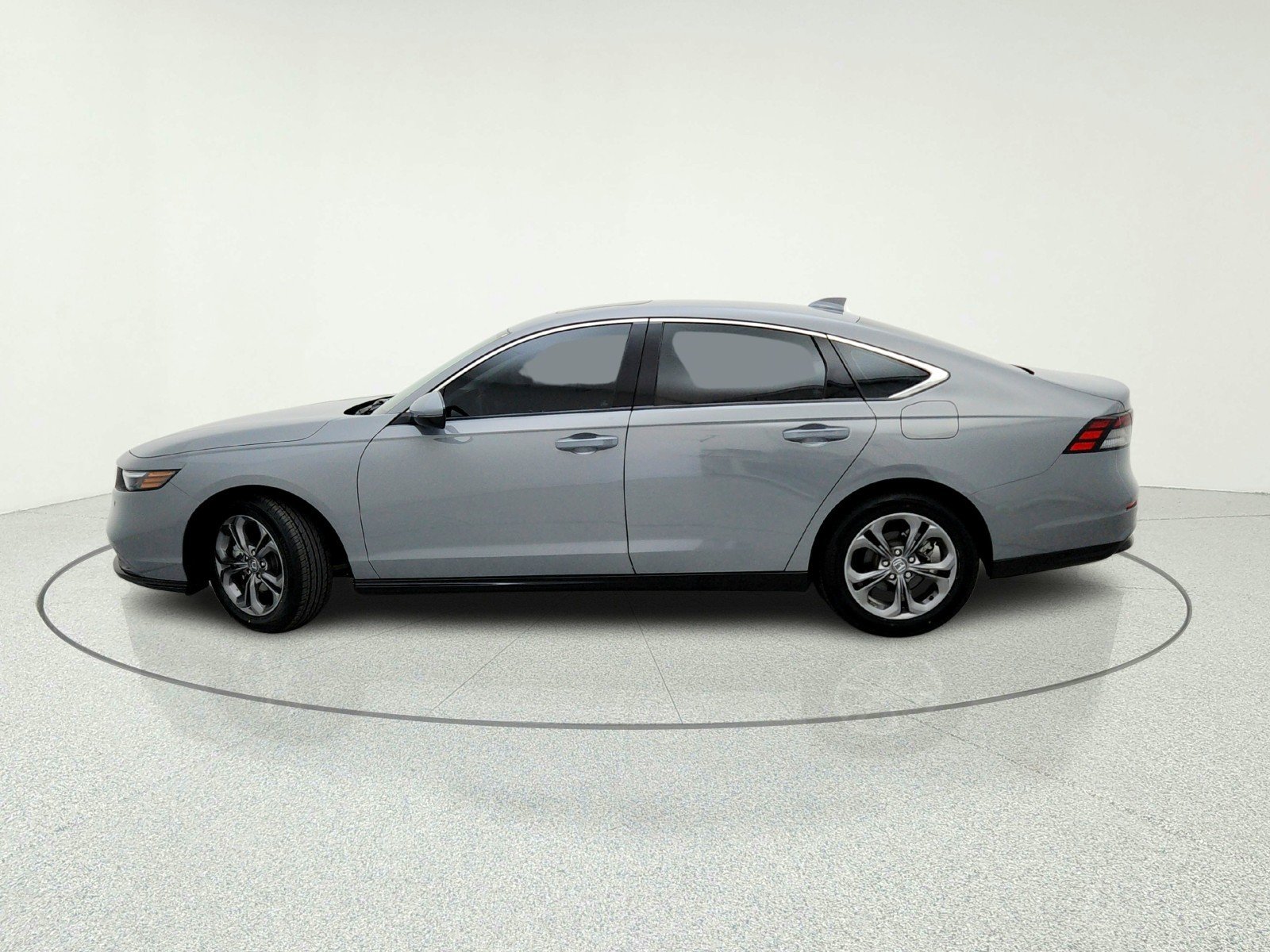 Used 2024 Urban Gray Pearl Honda EX-L image 14