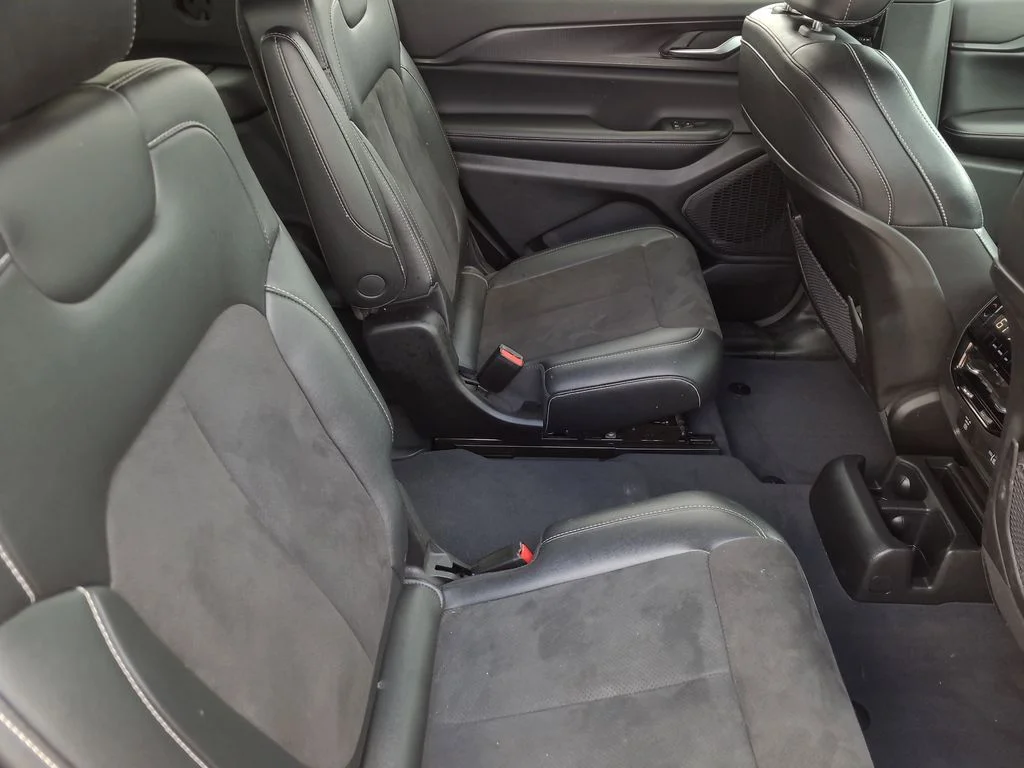 Used 2023 Red Jeep Altitude image 13