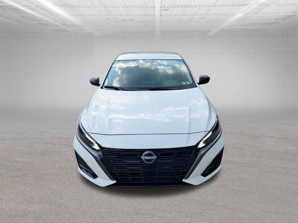 New 2026 White Nissan 2.5 SV image 9