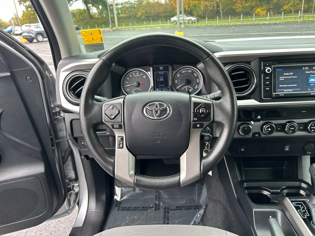 Used 2017 Silver Toyota SR5 image 13
