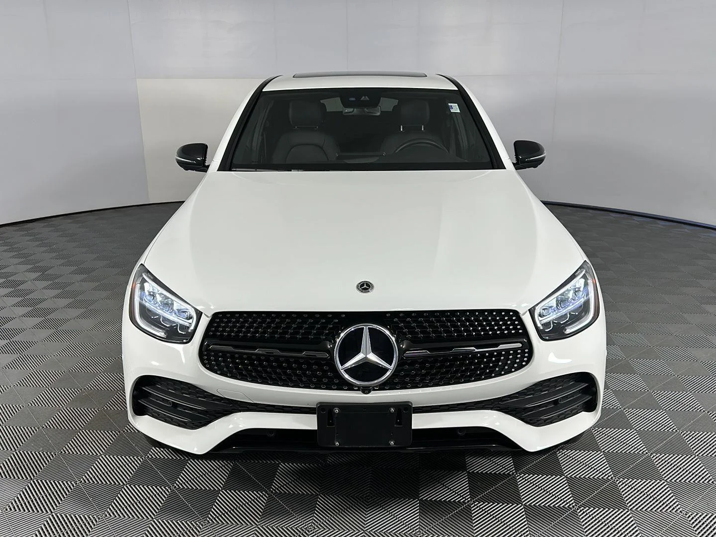 Used 2023 Polar White Mercedes-Benz GLC 300 image 25