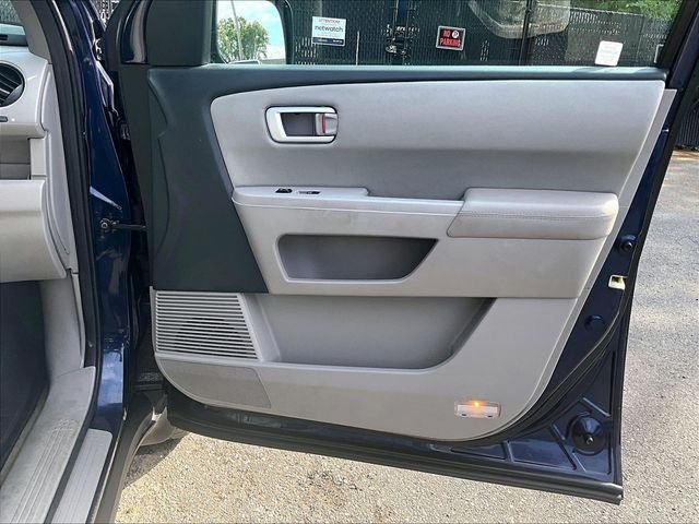 Used 2014 Blue Honda EX image 19