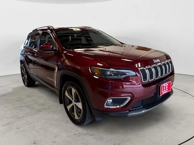 Used 2021 Velvet Red Pearlcoat Jeep Limited image 8