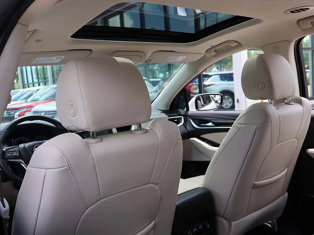Used 2023 White Buick Premium Group image 39