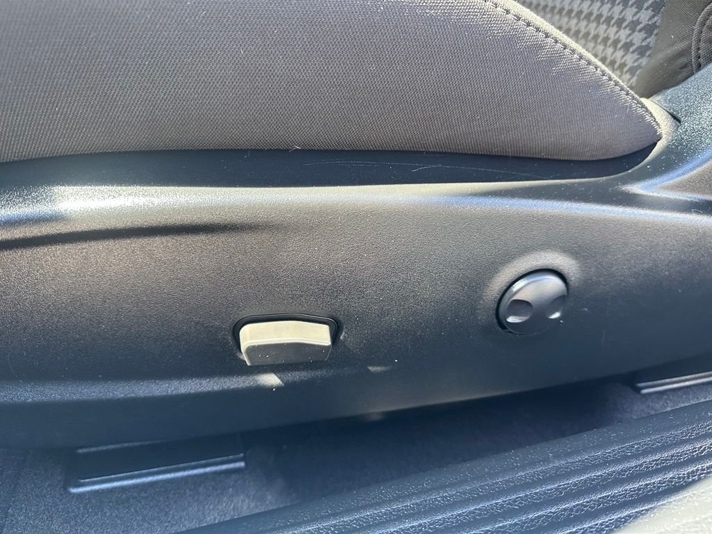 Used 2022  Dodge R/T image 16