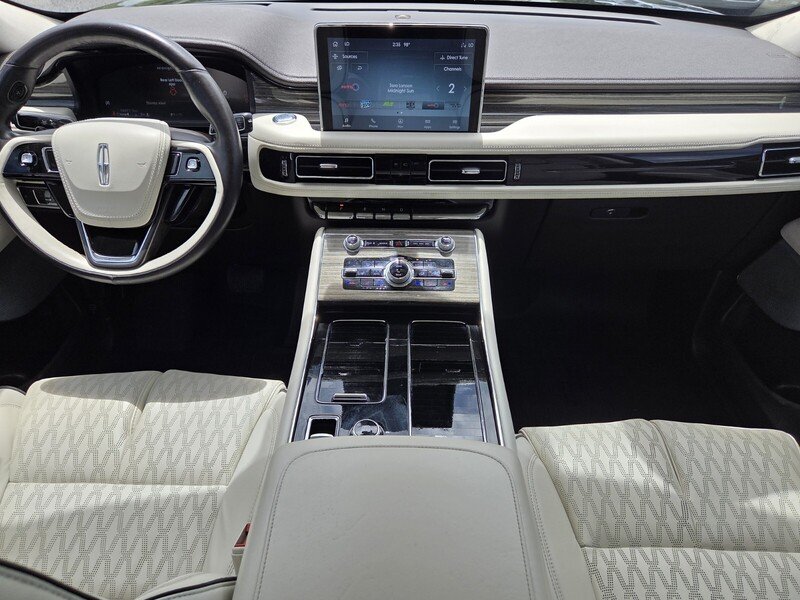 Used 2020 Black Metallic LINCOLN BLACK LABEL AWD image 16