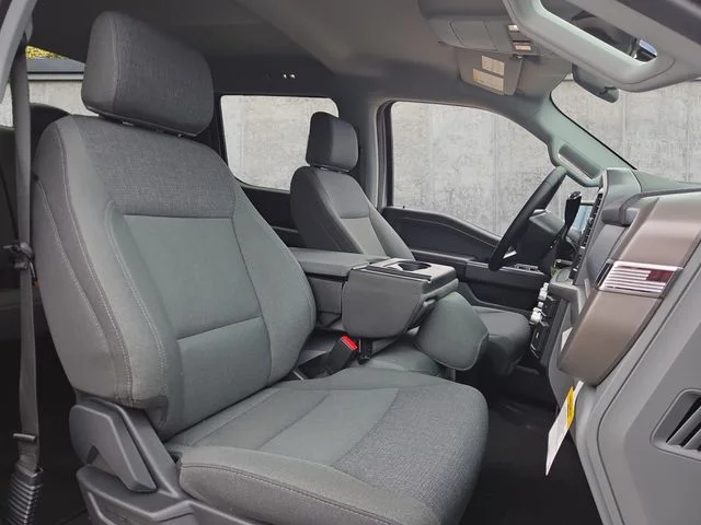 Used 2025 Silver Ford XLT image 15