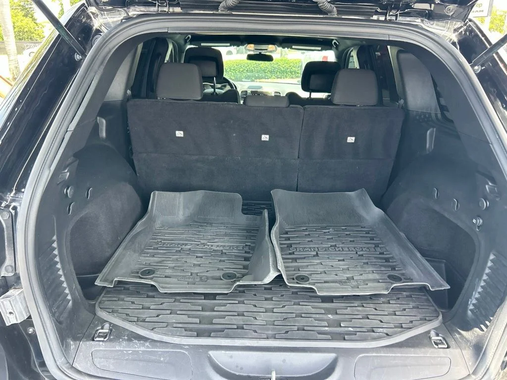 Used 2021 Black Jeep Laredo E image 28