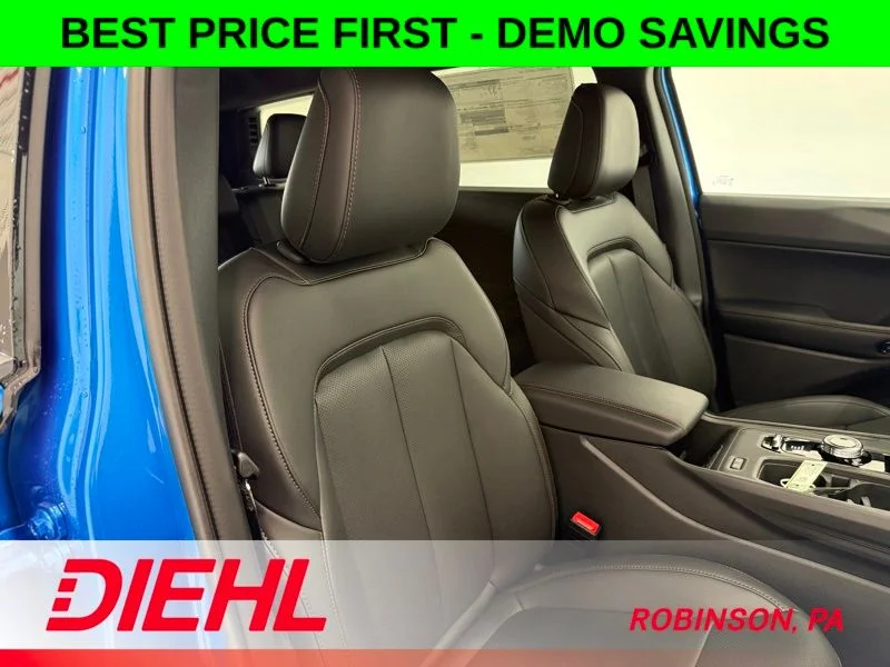 New 2026 Hydro Blue Pearl-Coat Exterior Paint Jeep Limited image 14
