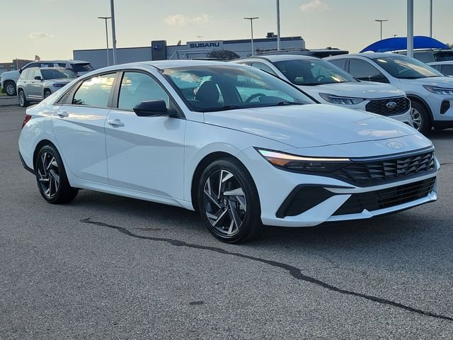Certified Used 2025 White Hyundai SEL Sport image 7