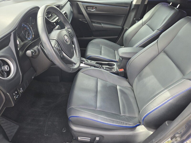 Used 2018 Slate Metallic TOYOTA XSE CVT image 10