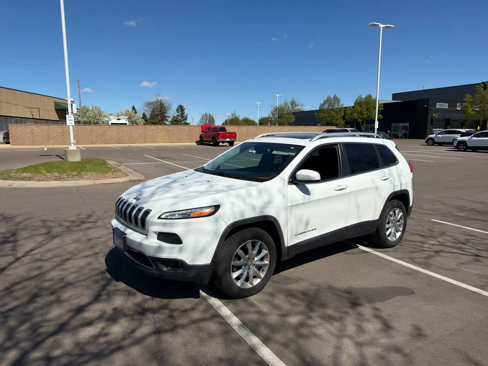 Used 2016 Jeep Cherokee Limited with VIN 1C4PJMDS8GW169589 for sale in Brooklyn Park, Minnesota