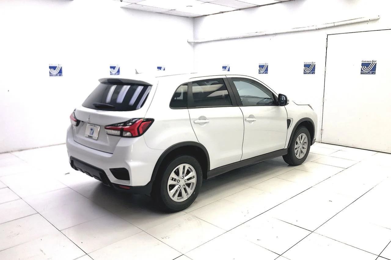 New 2025 White Diamond Mitsubishi S image 7