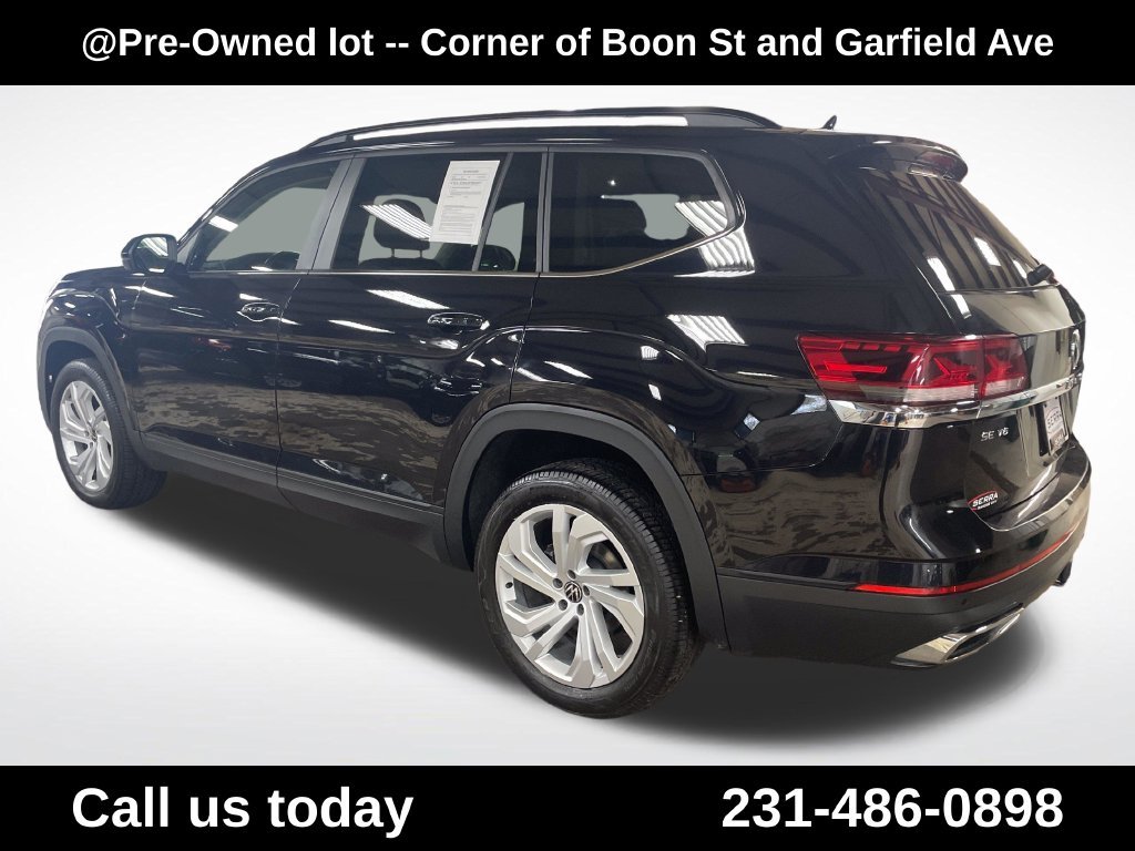 Used 2021 Black Volkswagen 3.6L V6 SE w/Technology image 3