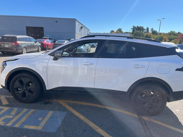 Used 2025 Glacial White Pearl Kia X-Line image 6