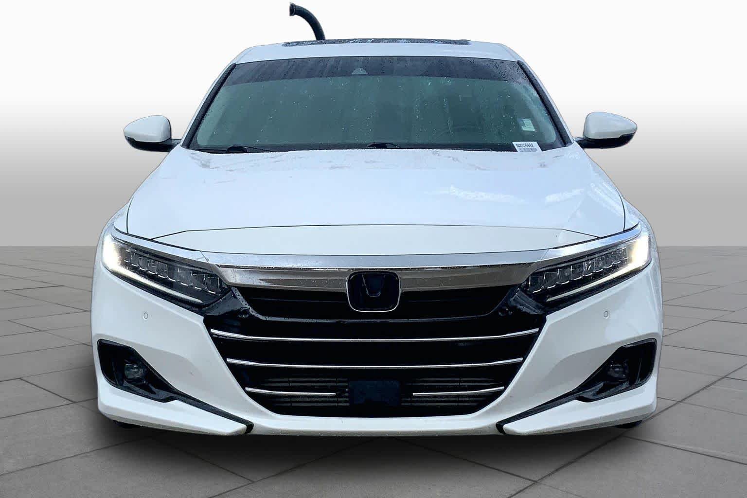 Used 2022 Platinum White Pearl Honda Touring image 3