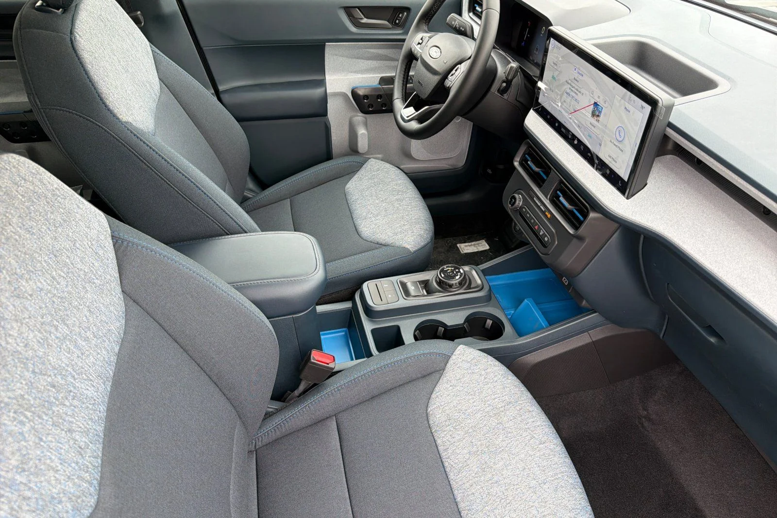 New 2026 Carbonized Gray Metallic Ford XLT image 18