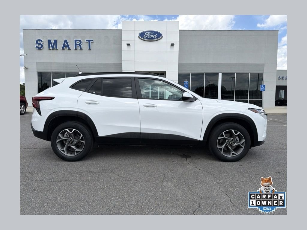 2025 Chevrolet Trax LT's photo