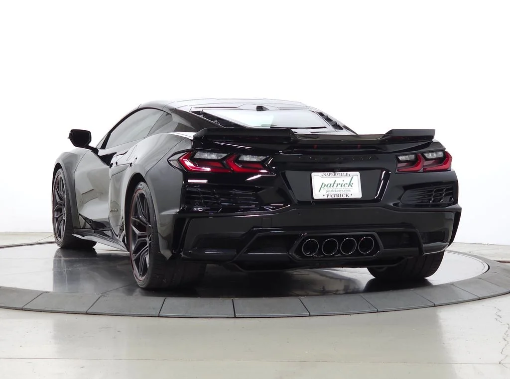 Used 2025 Black Chevrolet Z06 image 3