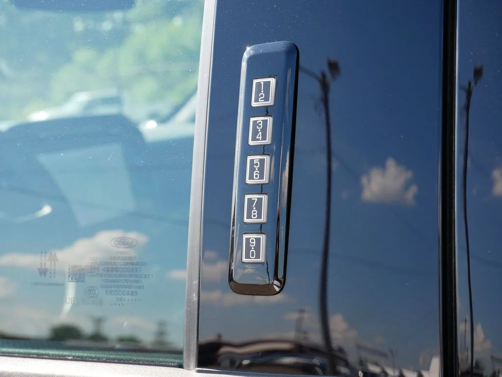 Used 2024 Gray Ford XLT image 14