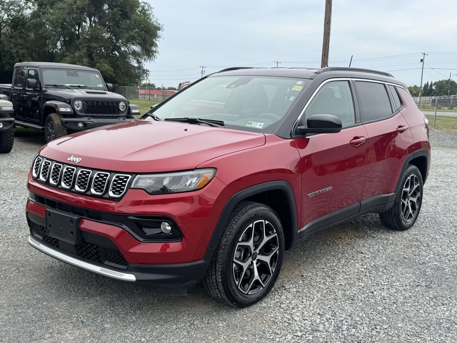 Used 2025 Red Hot Pearlcoat Jeep Limited image 24