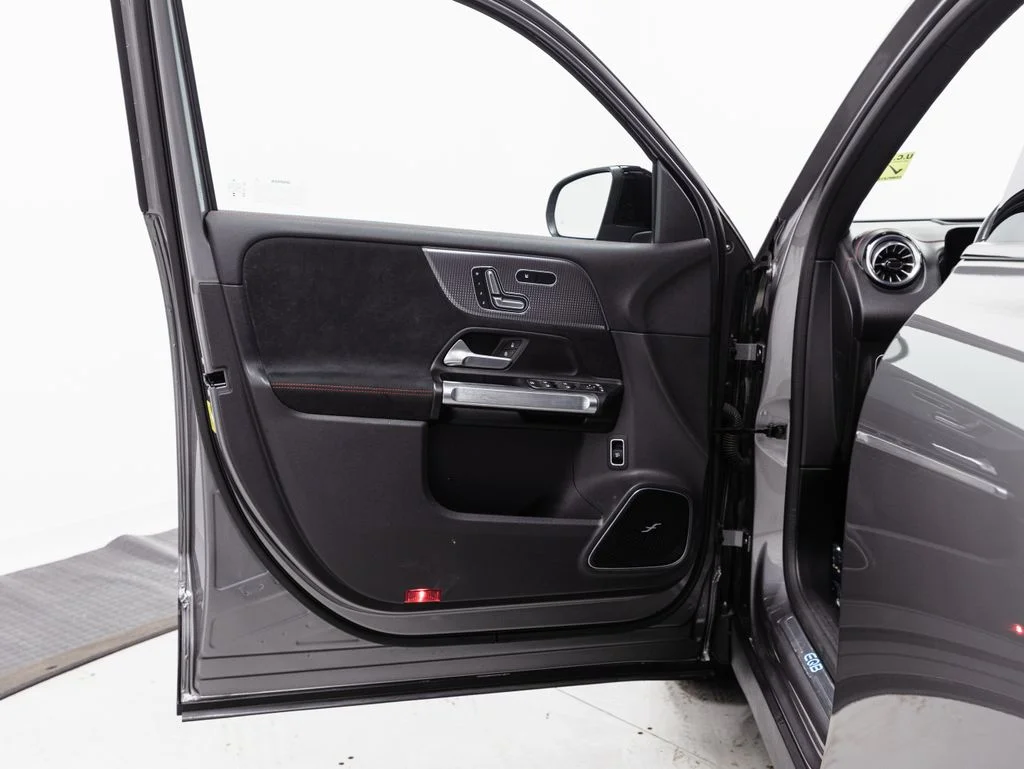 Used 2023 Mountain Gray Metallic Mercedes-Benz 300 image 5
