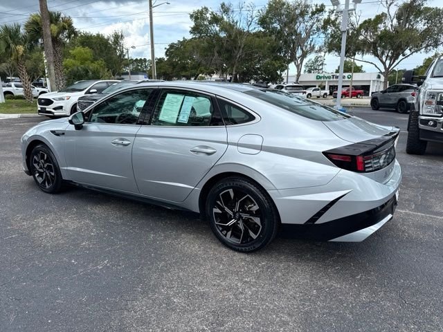 Used 2025 Silver Hyundai SEL image 11